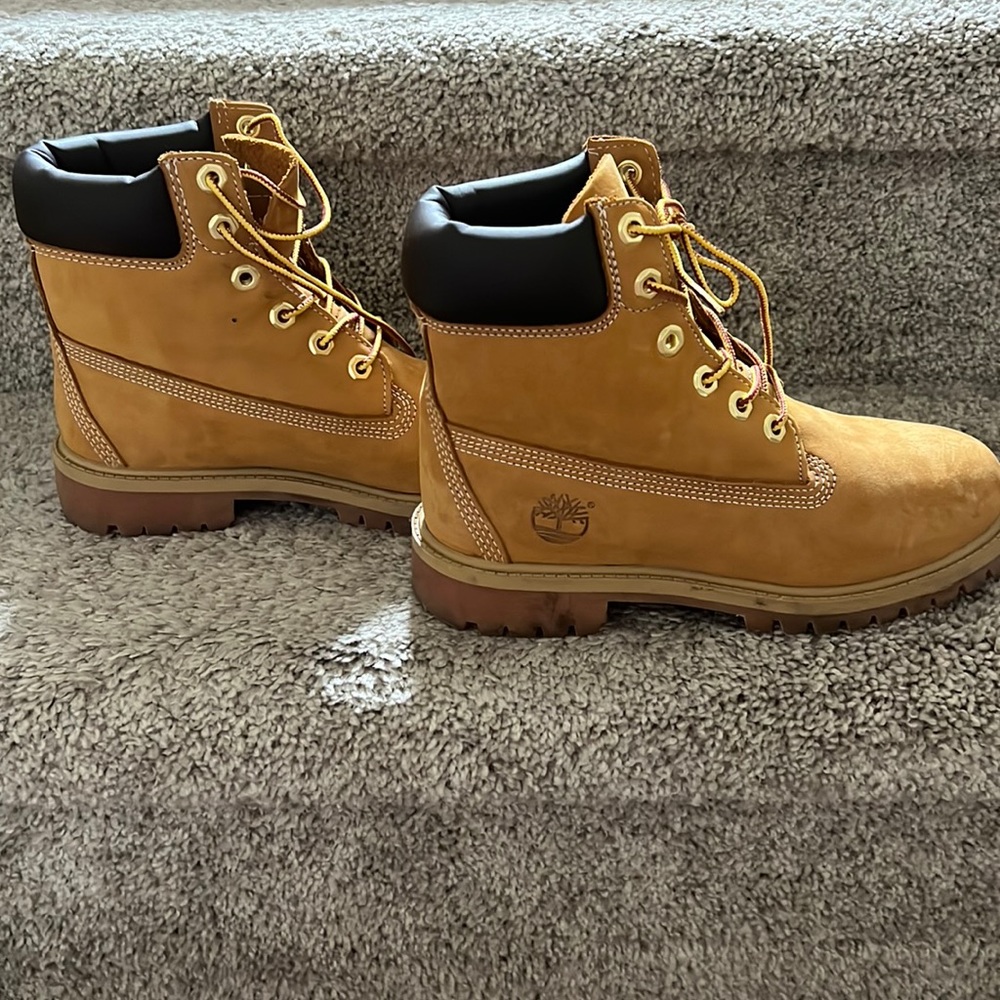 Timerland Junior size 4M